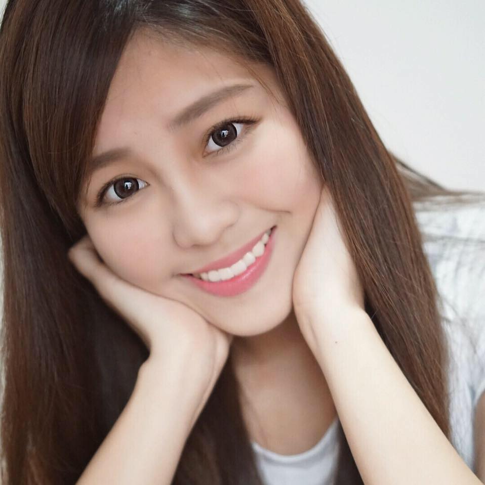 清新可愛的空姐Yanni
