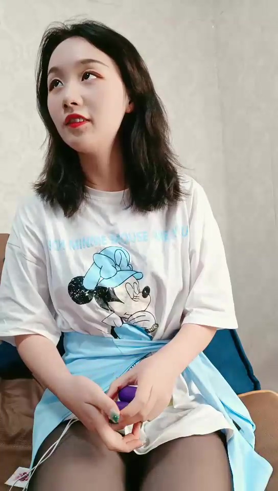 kpxvs.com-STP20262 剧情演绎红唇黑丝少妇足疗按摩勾搭男技师 按腿的时候拿着跳蛋玩起.jpg