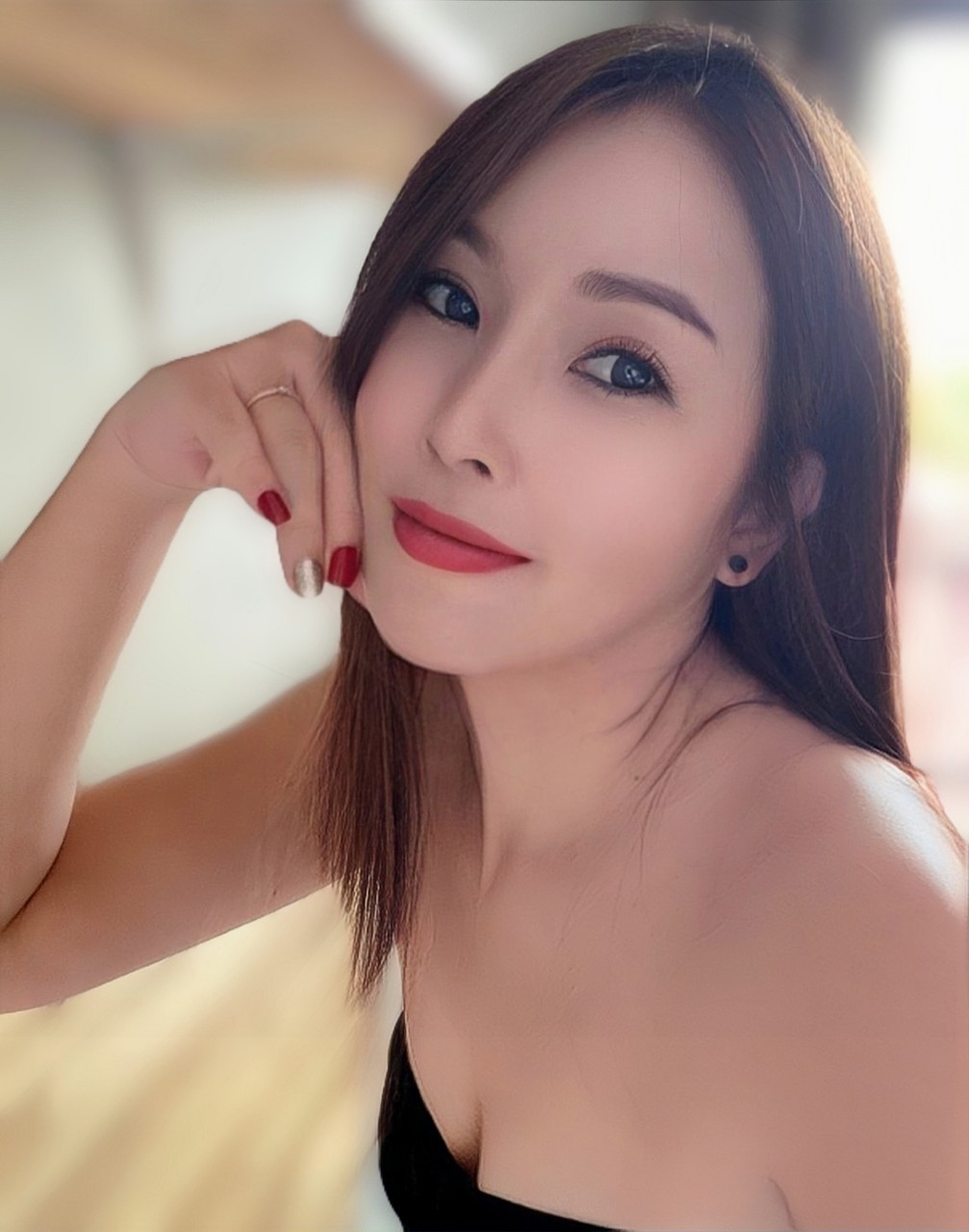 LINE_ALBUM_妹妹們本人照_231211_1.jpg