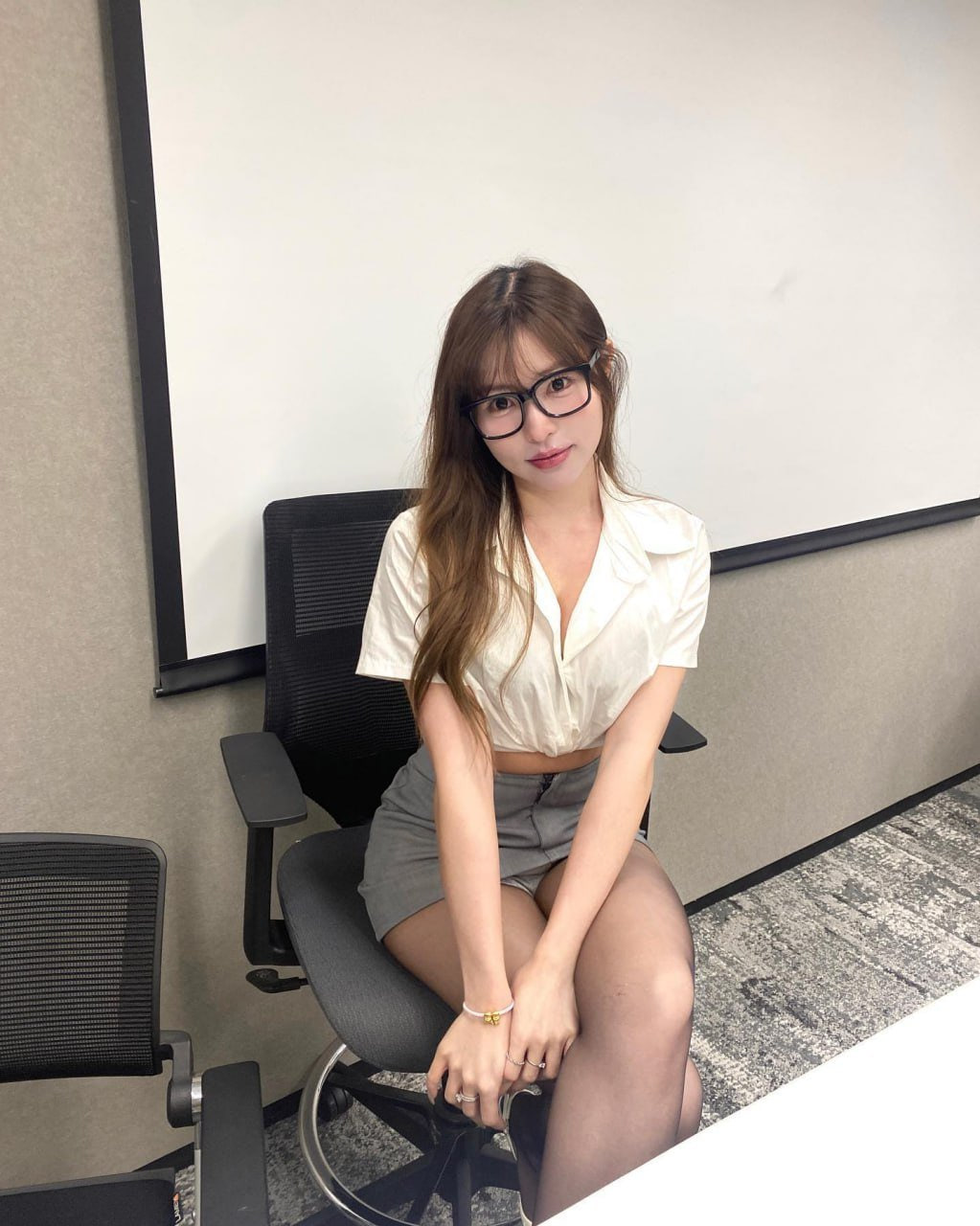 伊伊.jpg