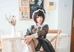 蜜汁貓裘 透明女仆